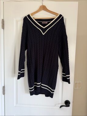 Vici Navy Cable-Knit V-Neck Sweater